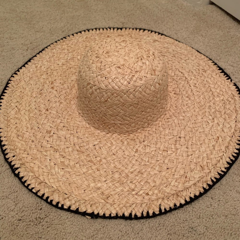 L Space straw hat